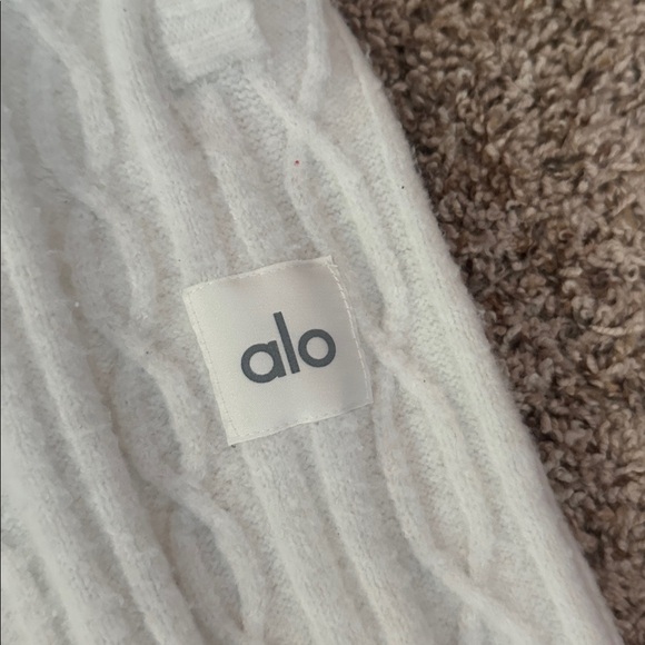 ALO Yoga Winter Bliss Hoodie & Pants Set Ivory - Picture 10 of 15